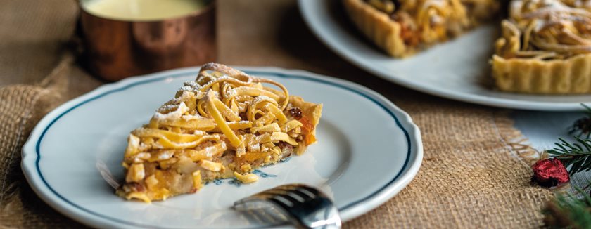 Torta di frutta con tagliatelle