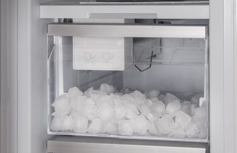 Ice maker automatico