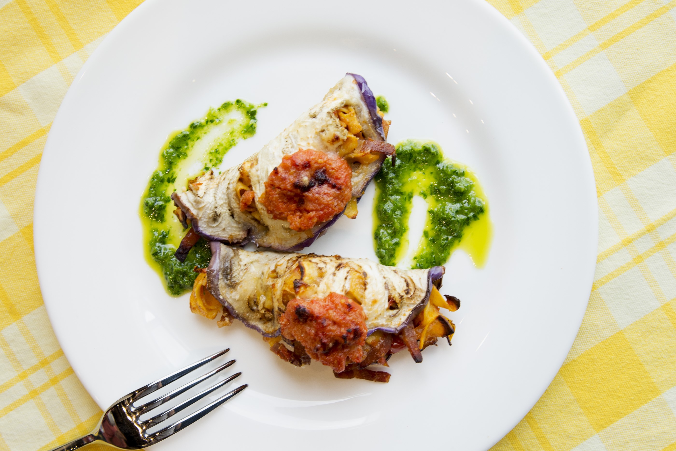 Rotoli di Melanzane con tagliatelle al pomodoro e prosciutto - Bertazzoni